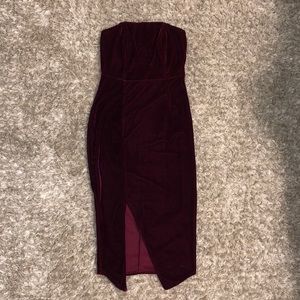 Lulu’s XS burgundy strapless formal dress